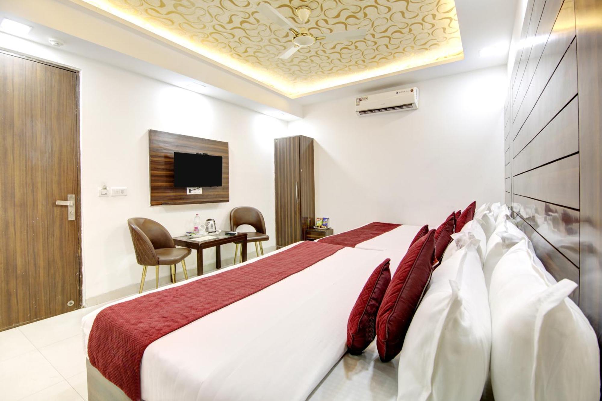 Airport Hotel Chanakya Delhi Neu-Delhi Exterior foto