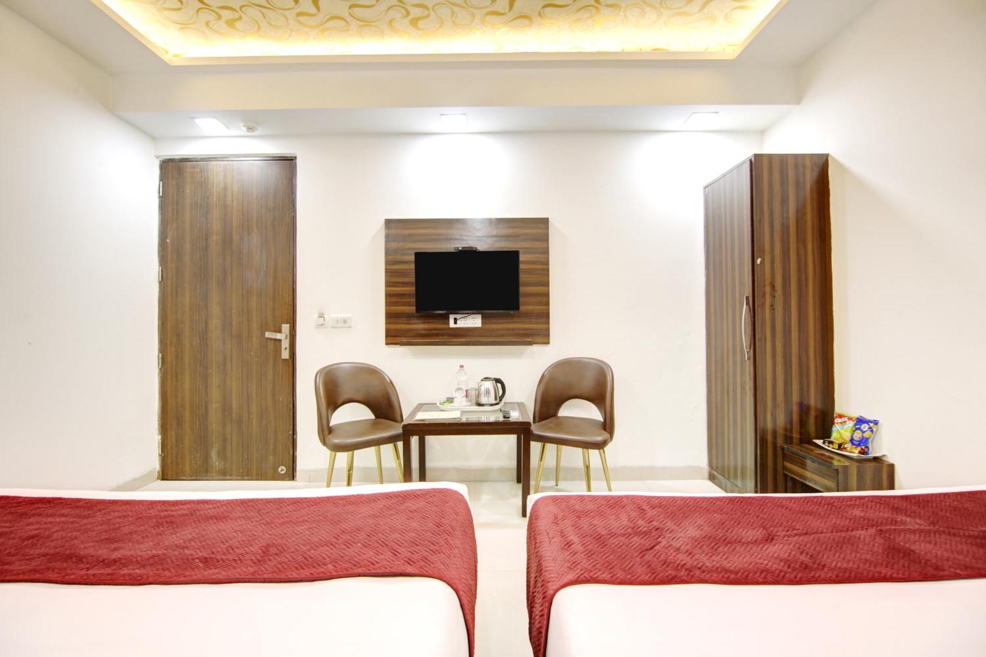 Airport Hotel Chanakya Delhi Neu-Delhi Exterior foto