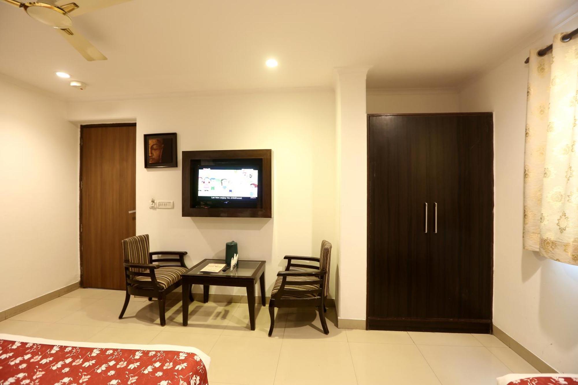 Airport Hotel Chanakya Delhi Neu-Delhi Exterior foto