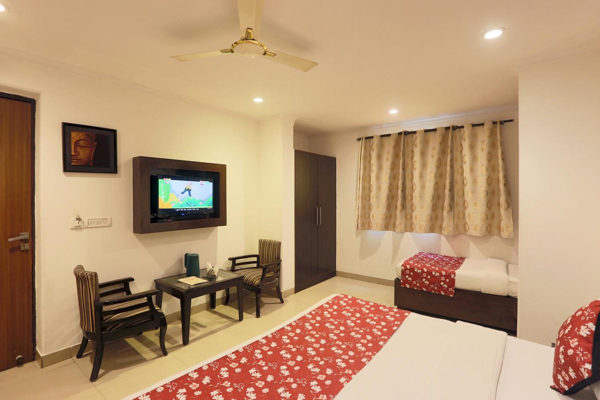 Airport Hotel Chanakya Delhi Neu-Delhi Exterior foto