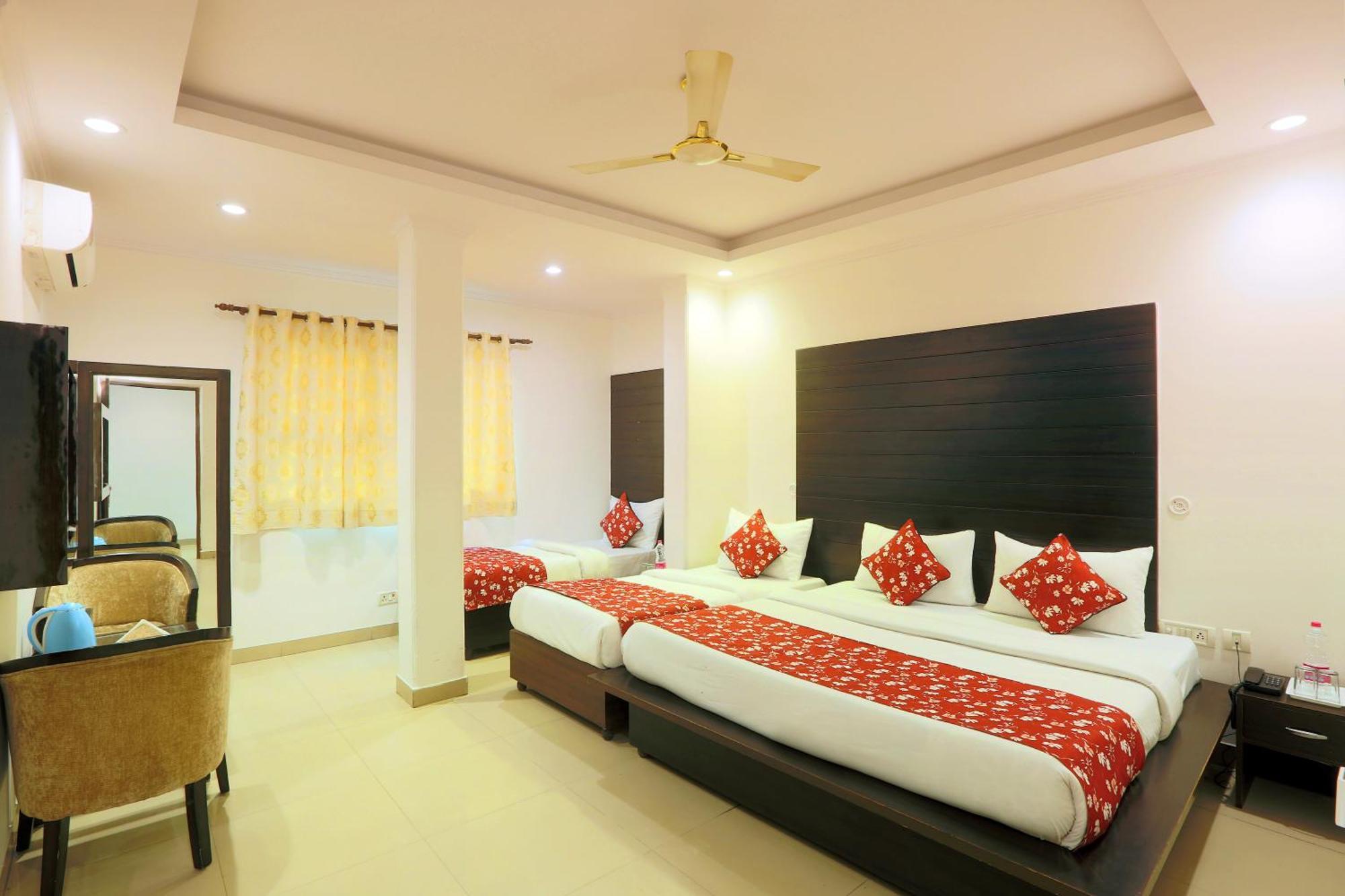 Airport Hotel Chanakya Delhi Neu-Delhi Exterior foto