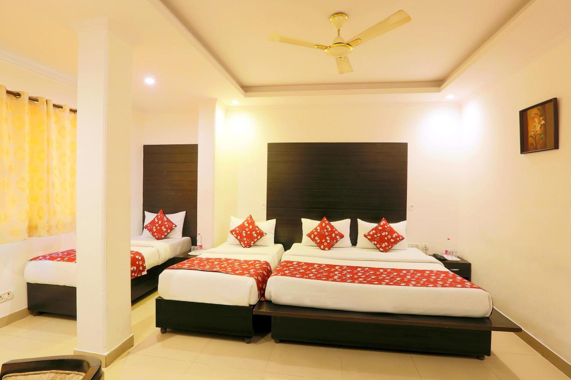 Airport Hotel Chanakya Delhi Neu-Delhi Exterior foto
