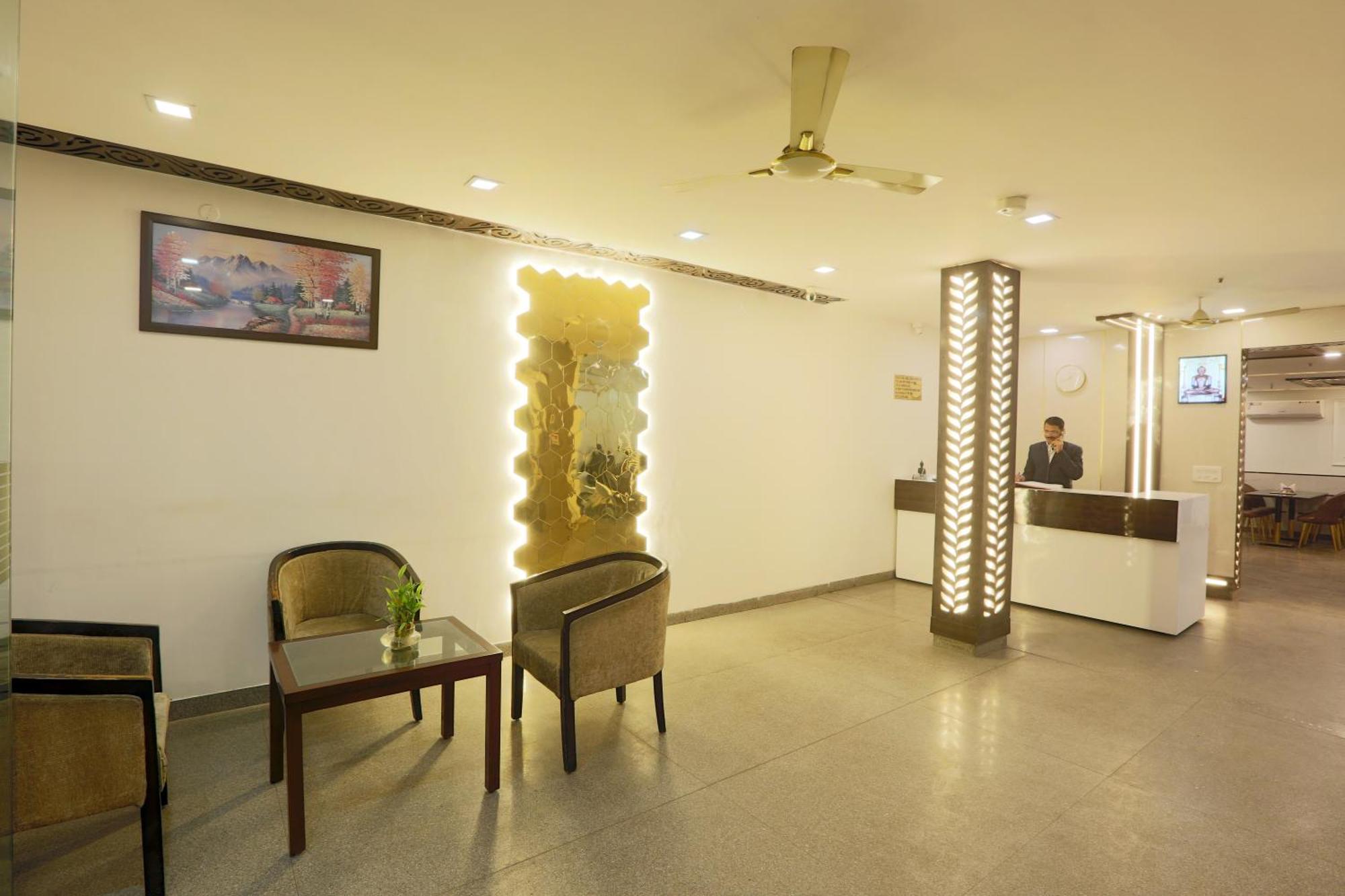 Airport Hotel Chanakya Delhi Neu-Delhi Exterior foto