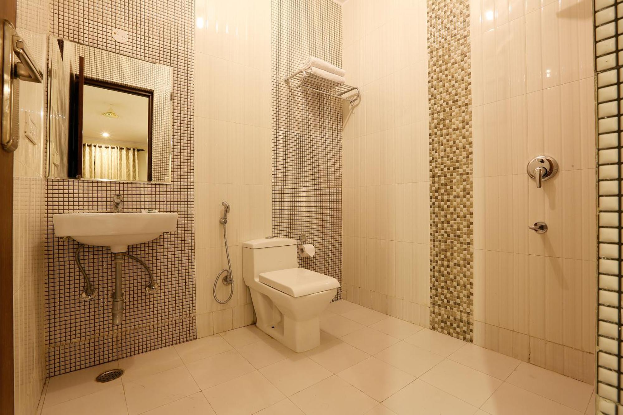Airport Hotel Chanakya Delhi Neu-Delhi Exterior foto